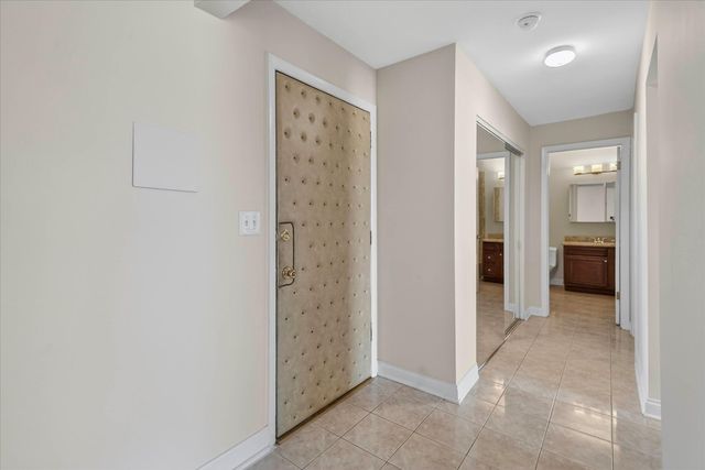 940 E OLD WILLOW Road 312, Prospect Heights, IL 60070