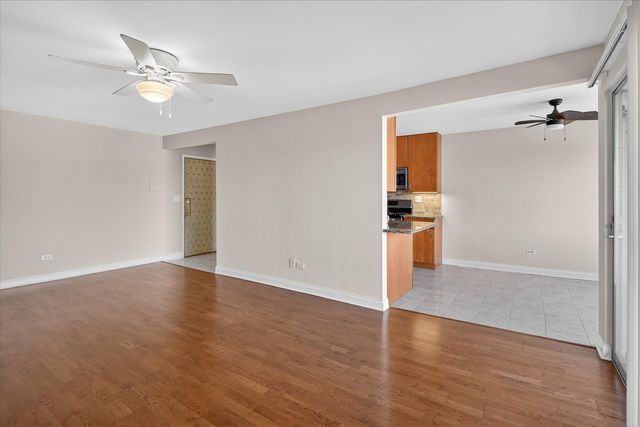 940 E OLD WILLOW Road 312, Prospect Heights, IL 60070