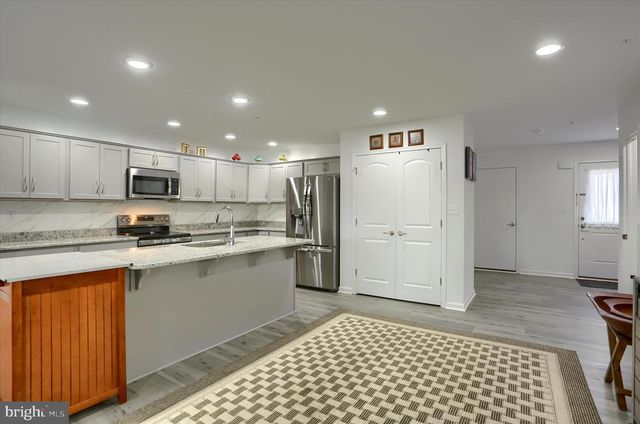 7407 RED OAK CT, Harrisburg, PA 17112