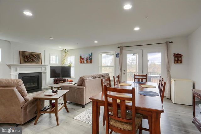 7407 RED OAK CT, Harrisburg, PA 17112