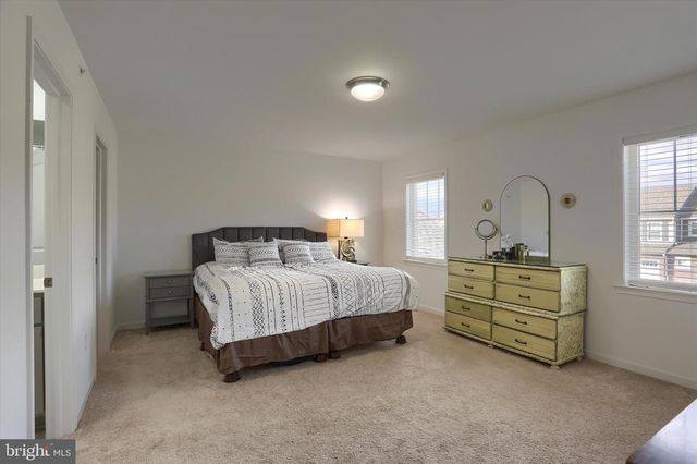 7407 RED OAK CT, Harrisburg, PA 17112