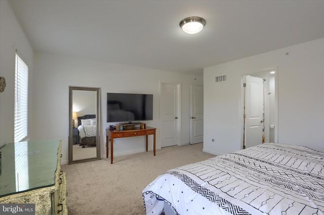 7407 RED OAK CT, Harrisburg, PA 17112