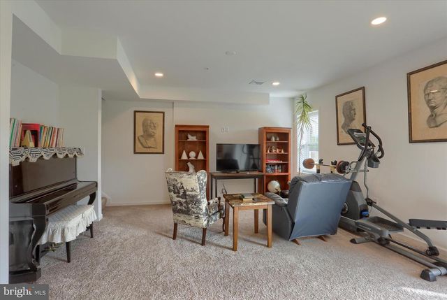 7407 RED OAK CT, Harrisburg, PA 17112