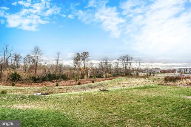 7407 RED OAK CT, Harrisburg, PA 17112