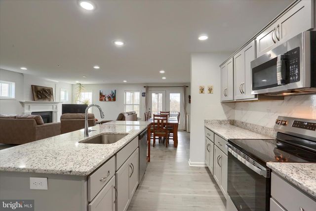 7407 RED OAK CT, Harrisburg, PA 17112