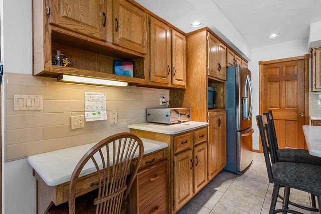 2951 VERCAUTEREN DRIVE, Green Bay, WI 54313