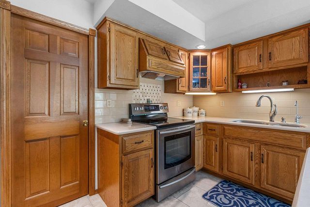 2951 VERCAUTEREN DRIVE, Green Bay, WI 54313