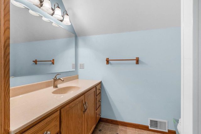 2951 VERCAUTEREN DRIVE, Green Bay, WI 54313