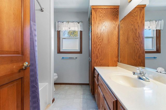 2951 VERCAUTEREN DRIVE, Green Bay, WI 54313