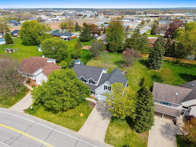 2951 VERCAUTEREN DRIVE, Green Bay, WI 54313