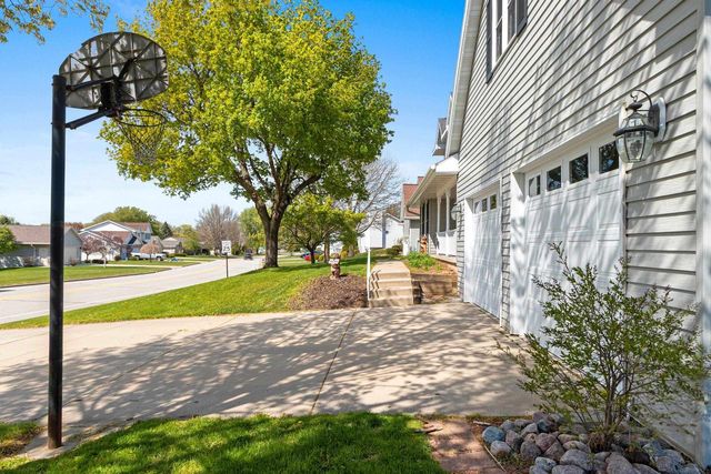 2951 VERCAUTEREN DRIVE, Green Bay, WI 54313