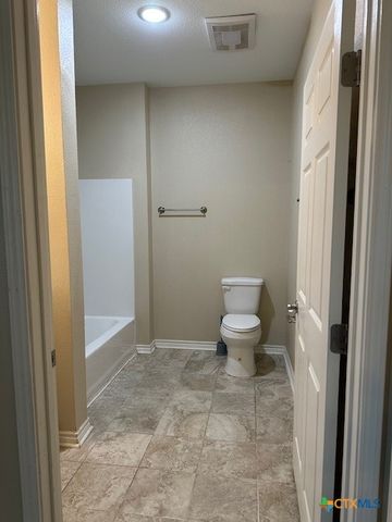 103 Retama Road, Refugio, TX 78377