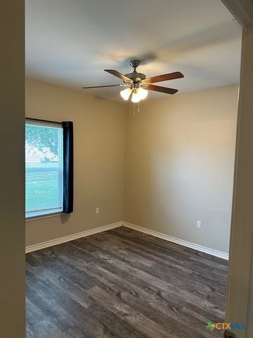 103 Retama Road, Refugio, TX 78377