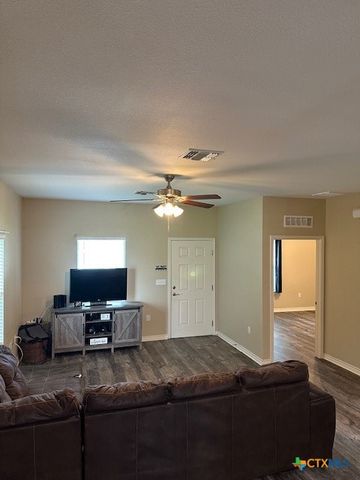 103 Retama Road, Refugio, TX 78377