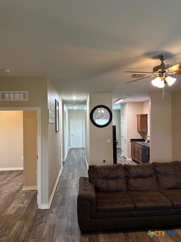 103 Retama Road, Refugio, TX 78377