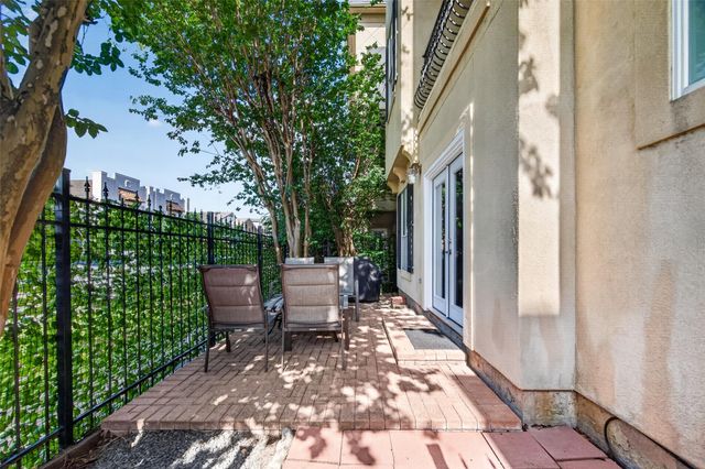4502 Rose Street, Houston, TX 77007