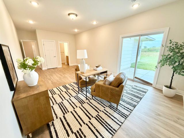 2612 S Willow Oak St, Wichita, KS 67230