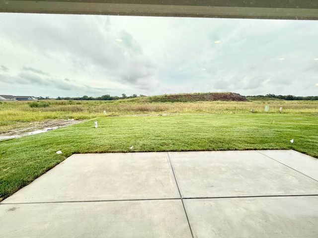 2612 S Willow Oak St, Wichita, KS 67230