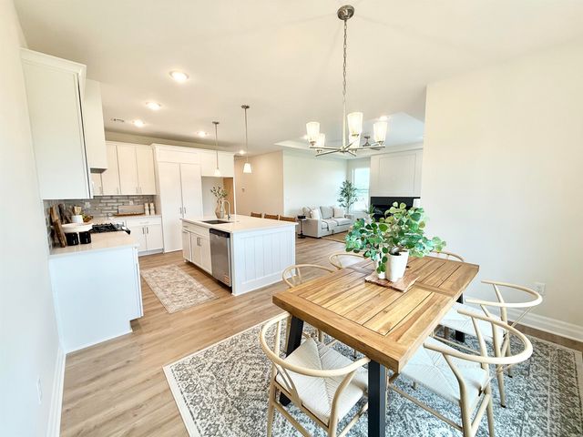 2612 S Willow Oak St, Wichita, KS 67230