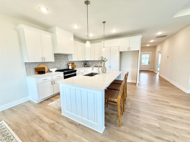 2612 S Willow Oak St, Wichita, KS 67230