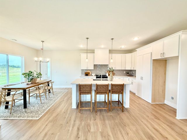 2612 S Willow Oak St, Wichita, KS 67230