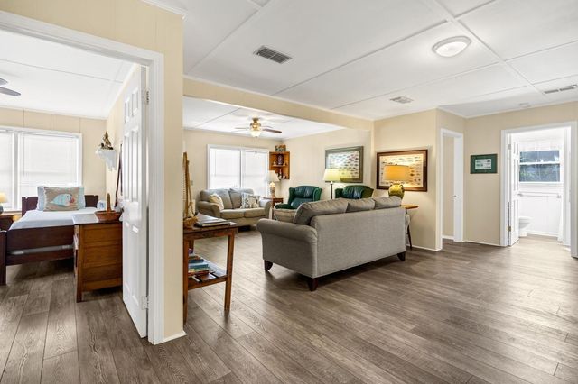 609 Palmetto Boulevard, Edisto Beach, SC 29438