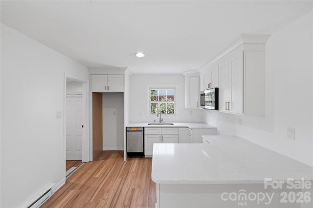 5906 Whitingham Drive, Charlotte, NC 28215