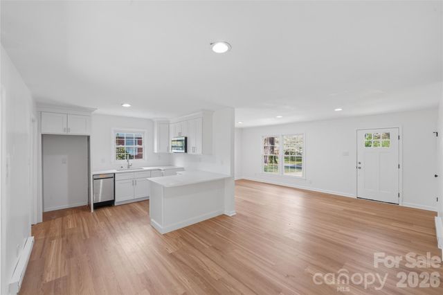 5906 Whitingham Drive, Charlotte, NC 28215