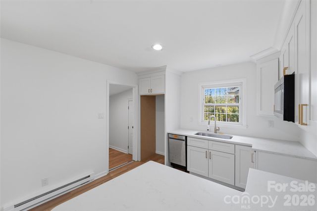 5906 Whitingham Drive, Charlotte, NC 28215