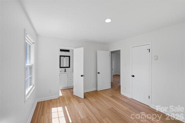 5906 Whitingham Drive, Charlotte, NC 28215