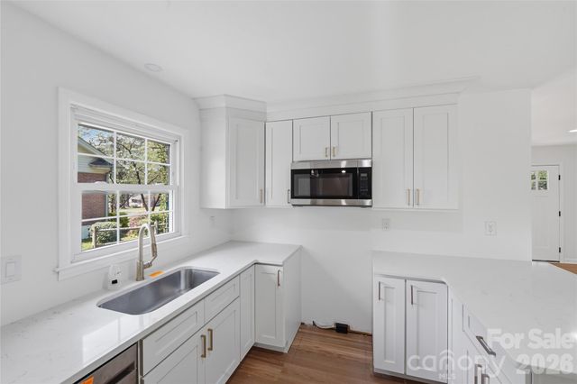 5906 Whitingham Drive, Charlotte, NC 28215