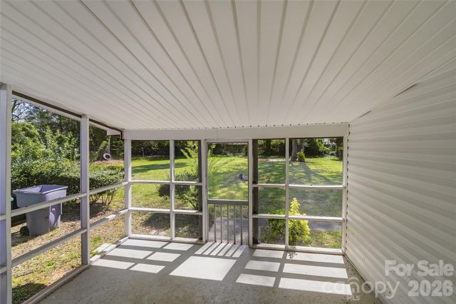 5906 Whitingham Drive, Charlotte, NC 28215