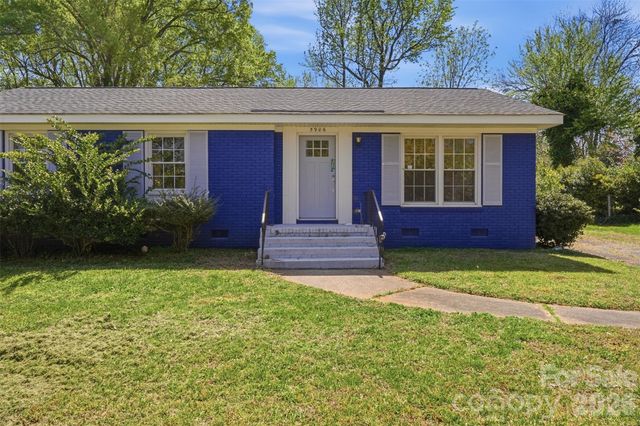 5906 Whitingham Drive, Charlotte, NC 28215