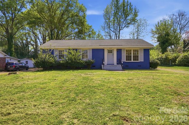 5906 Whitingham Drive, Charlotte, NC 28215
