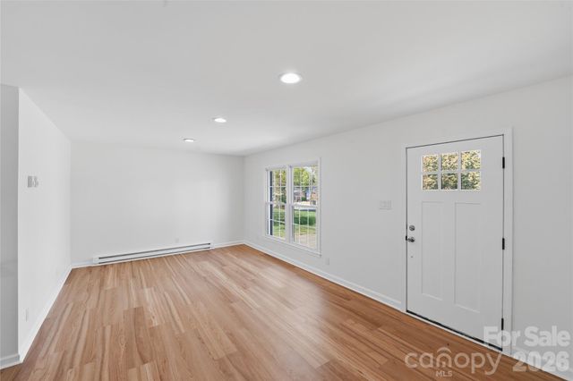 5906 Whitingham Drive, Charlotte, NC 28215
