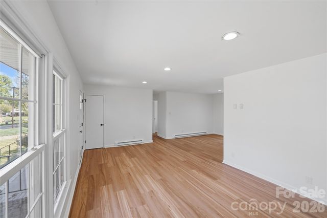 5906 Whitingham Drive, Charlotte, NC 28215