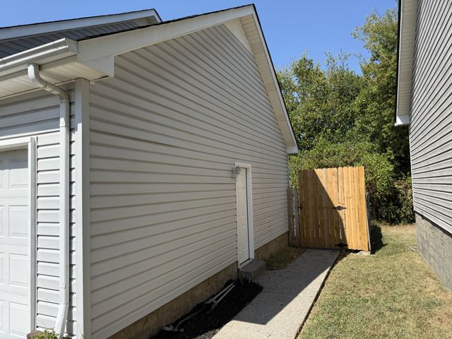 827 Neelys Chase Dr, Madison, TN 37115
