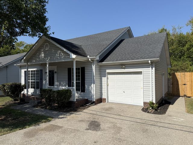 827 Neelys Chase Dr, Madison, TN 37115