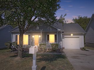 827 Neelys Chase Dr, Madison, TN 37115