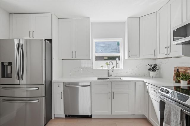 4043 SHORE ACRES BOULEVARD NE, St Petersburg, FL 33703