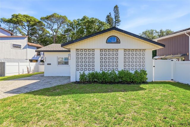 4043 SHORE ACRES BOULEVARD NE, St Petersburg, FL 33703