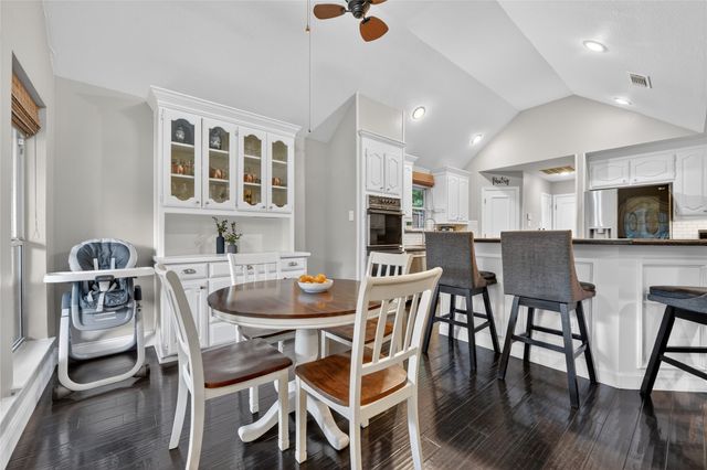 1917 Winding Creek Boulevard, Flower Mound, TX 75022