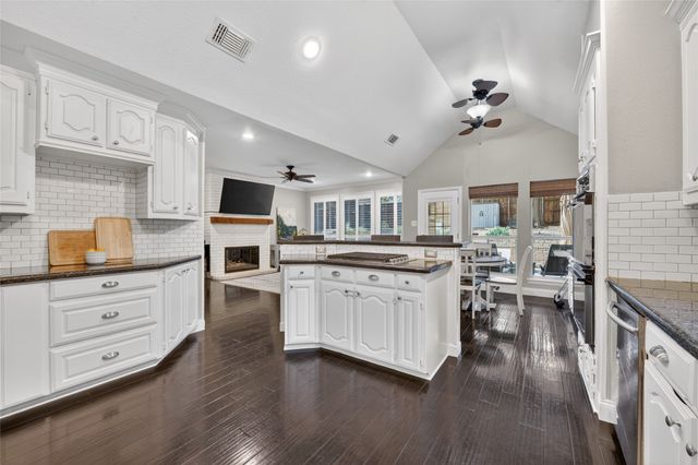 1917 Winding Creek Boulevard, Flower Mound, TX 75022