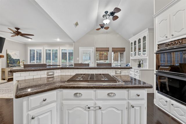 1917 Winding Creek Boulevard, Flower Mound, TX 75022