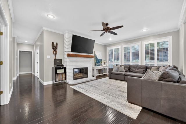 1917 Winding Creek Boulevard, Flower Mound, TX 75022