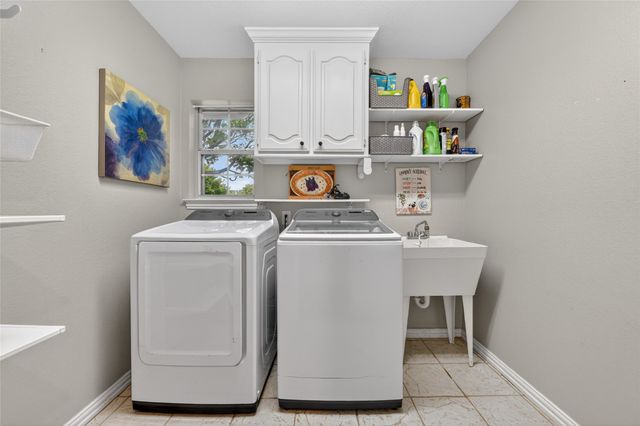 1917 Winding Creek Boulevard, Flower Mound, TX 75022