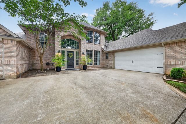 1917 Winding Creek Boulevard, Flower Mound, TX 75022