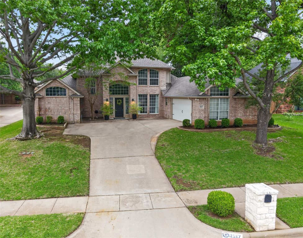 1917 Winding Creek Boulevard, Flower Mound, TX 75022