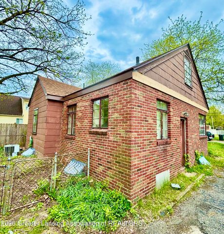 713 E Greenlawn Avenue, Lansing, MI 48910