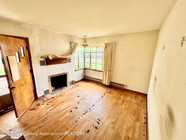 713 E Greenlawn Avenue, Lansing, MI 48910